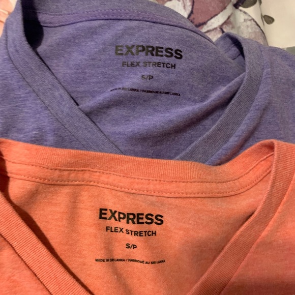 V-neck express fit shirt / I am selling these both as a bundle - Picture 6 of 9